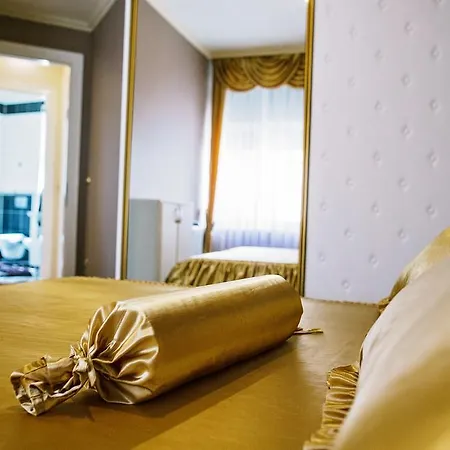 Superior Luxury Imi Σπλιτ